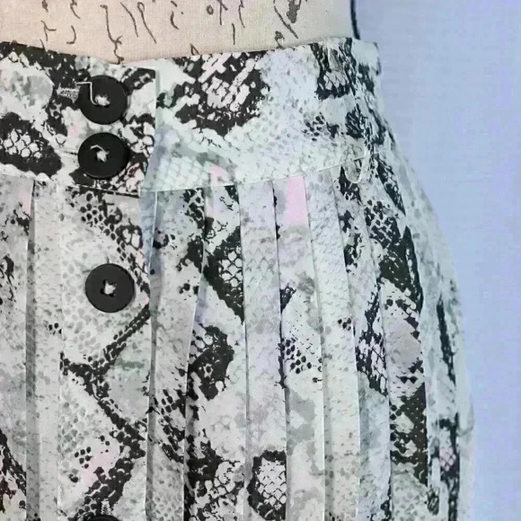 Laundry by Shelli Segal Size M midi white/snake print pleated skirt - Picture 4 of 12